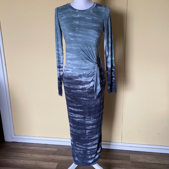 Young Fabulous & Broke Dresses & Skirts - Young fabulous & Broke tie dye Maxi  dress size S